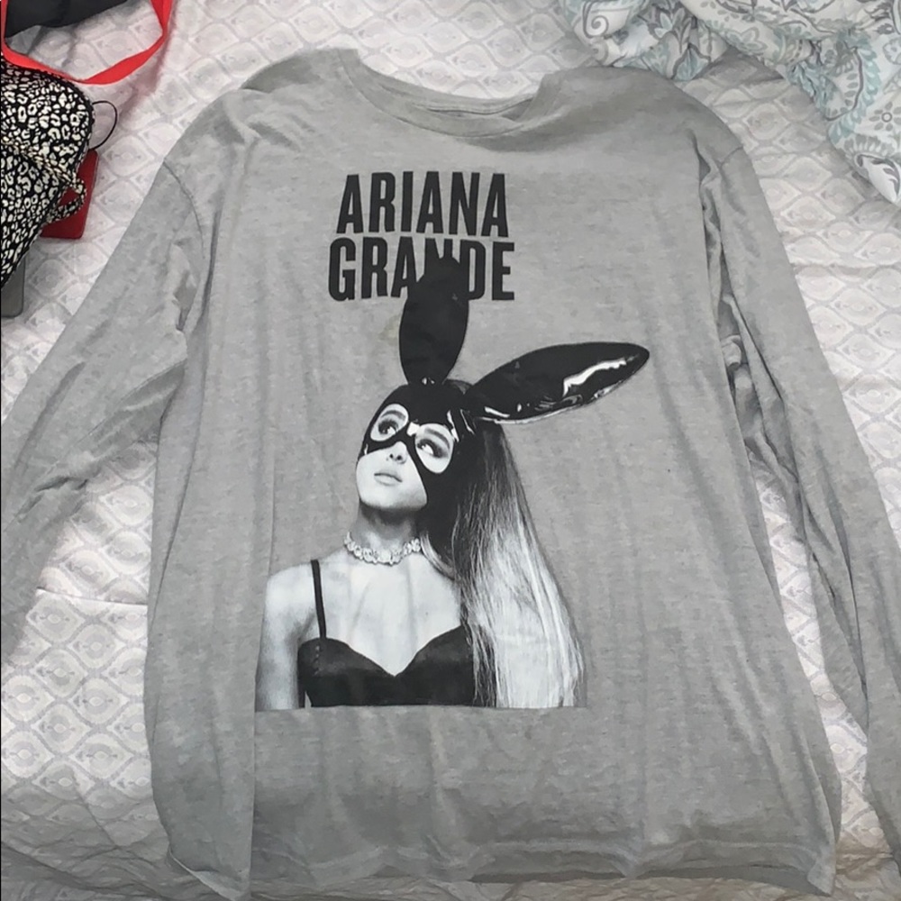 Ariana Grande Dangerous Woman Tour grey longsleeve